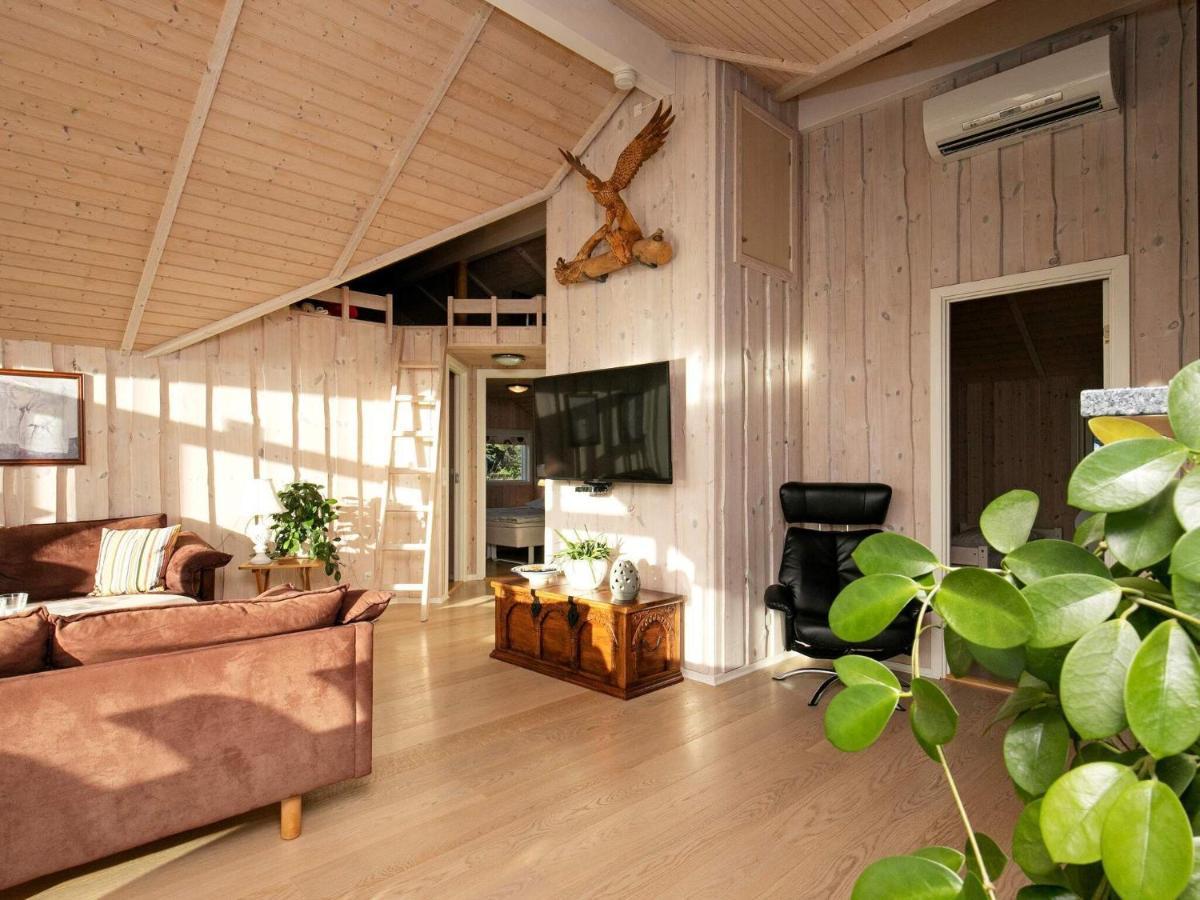 Three-Bedroom Holiday Home In Rodby 38 Kramnitse Ngoại thất bức ảnh