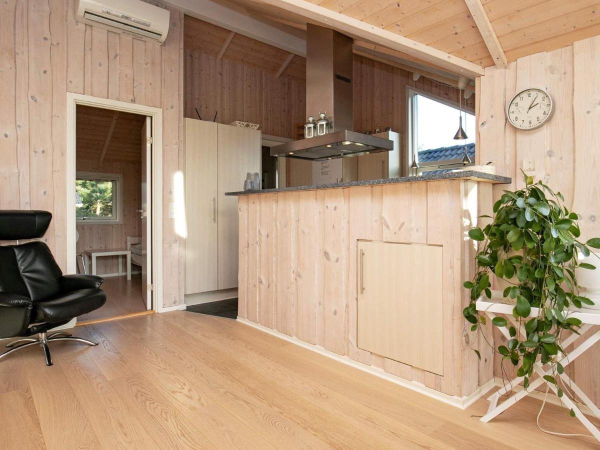 Three-Bedroom Holiday Home In Rodby 38 Kramnitse Ngoại thất bức ảnh