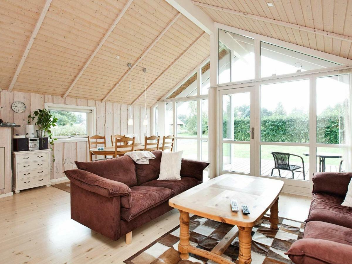 Three-Bedroom Holiday Home In Rodby 38 Kramnitse Ngoại thất bức ảnh