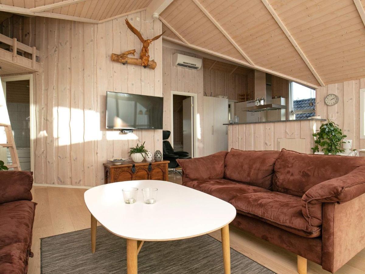 Three-Bedroom Holiday Home In Rodby 38 Kramnitse Ngoại thất bức ảnh